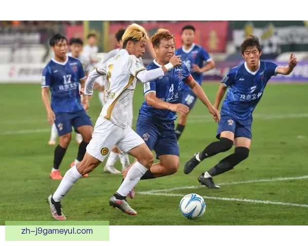 贵州筑城竞技中场李鑫加盟上海赛更达